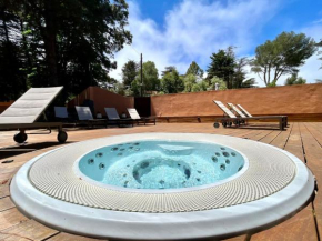 Romantic Deluxe Suite, heated pool, Wifi, mountain view in La Esperanza